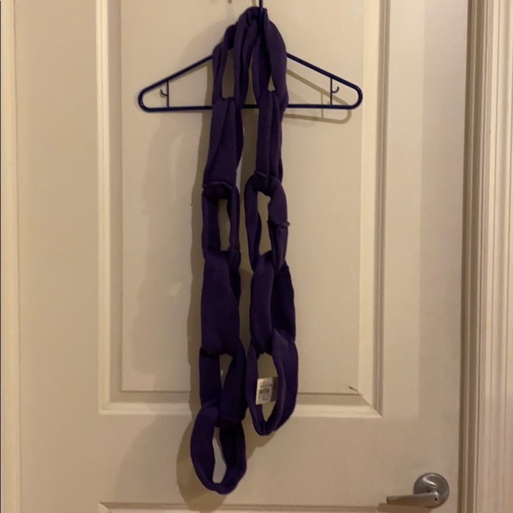 Purple knit "chain" scarf. NWT!
